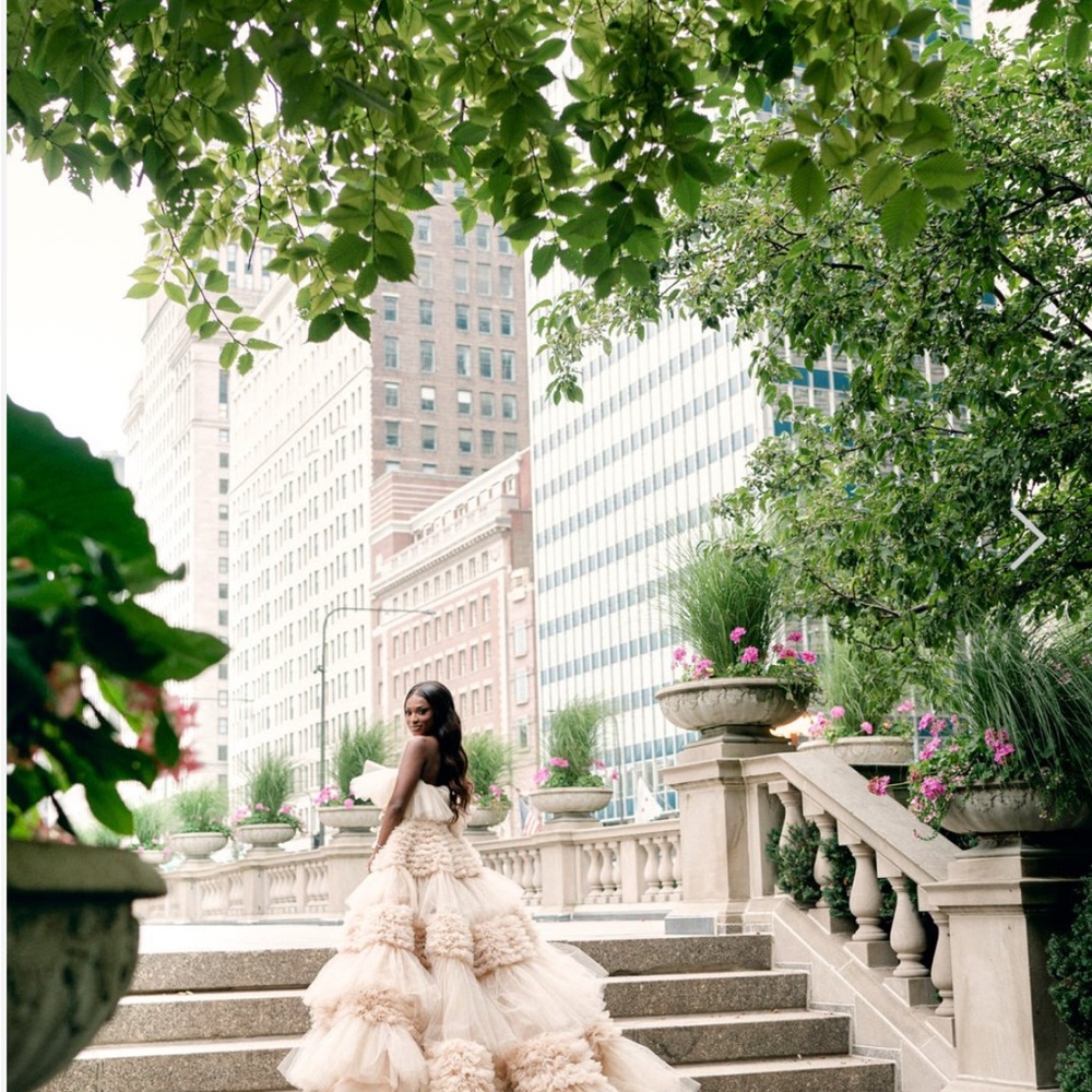 Elegant Cream Tulle Gown

Zuhair MuradRuffled Tulle Wedding Dress Size 8 - Picture 10 of 16